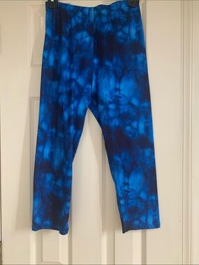 VIV Collection Blue and Black Tie-Dye Women’s Capri length Leggings